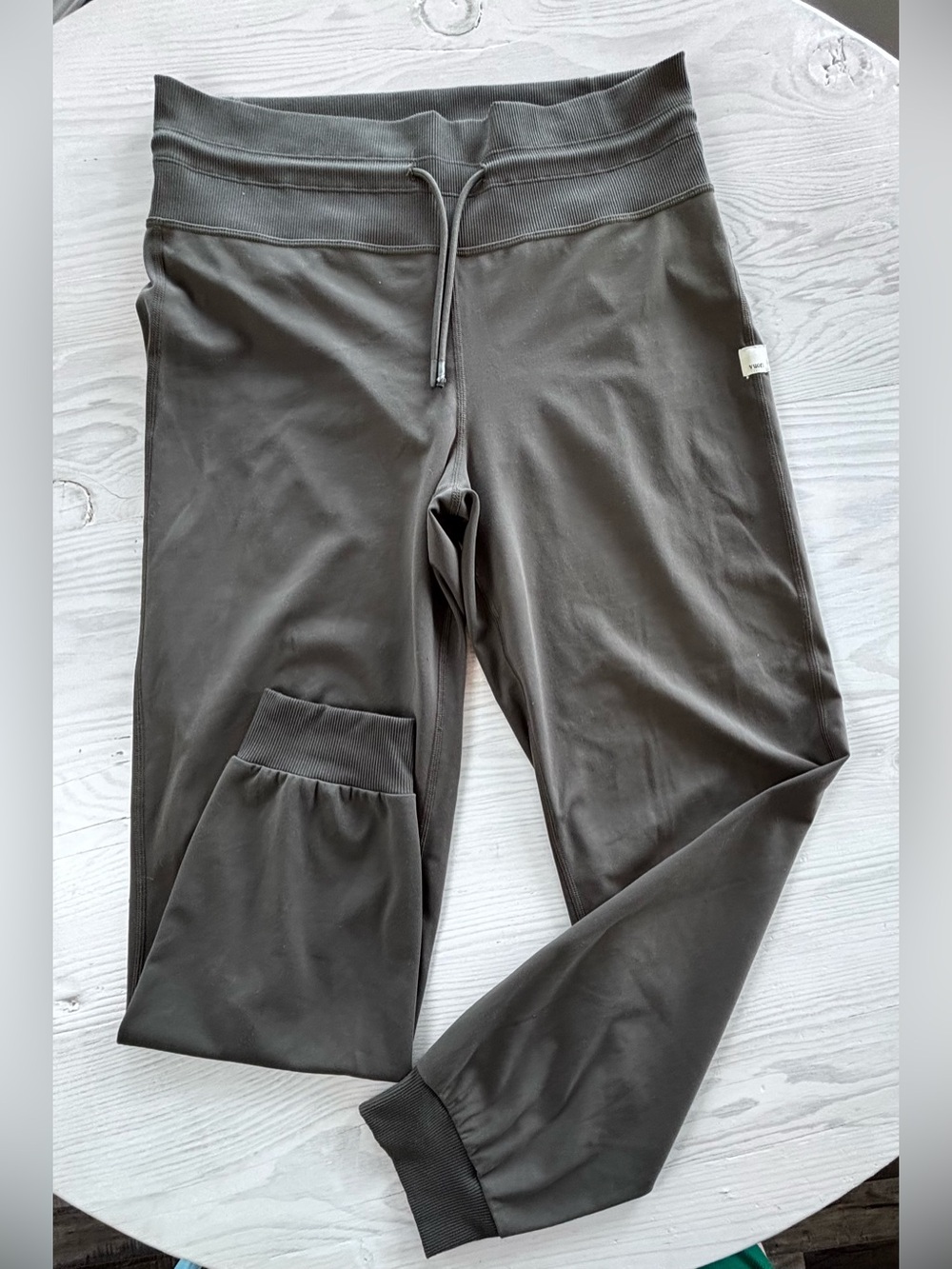 Vuori Jogger Pants Size Medium